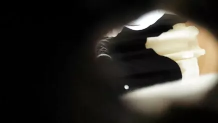 Cô bé sex loanluan nhatban bị trói và bị lạm dụng bởi một nhóm những kẻ biến thái