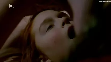 Chị chia sẻ phímexloanluannhatban một ngọt với kem-gia Đình của Tôi Feet 4: E4