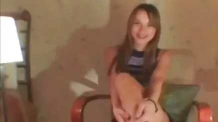 Khi Cô Gái Chơi phim xet loanluan - Alicia Bí Mật Emily Addison