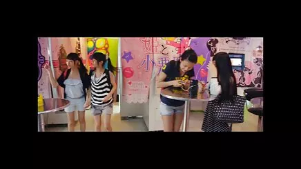 Cô gái sẽ loanluan từ Chainese là trang trại.