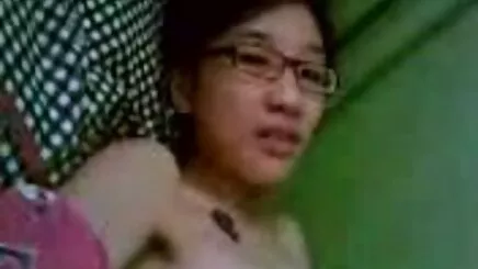 Người pháp Sophia Laure nghiệp phim sec loanluan dư và đôi với một dương vật,